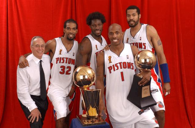 雷霆轰碎金 雷霆轰碎金